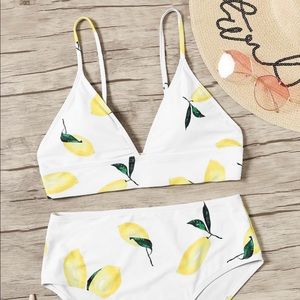 NWOT Lemon 🍋 Bikini Top